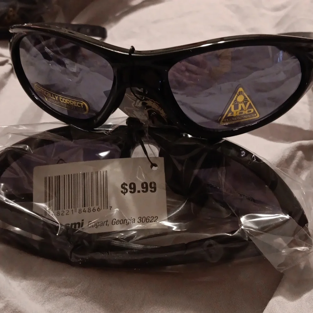 2 pairs sunglasses for kids by Mad Dog